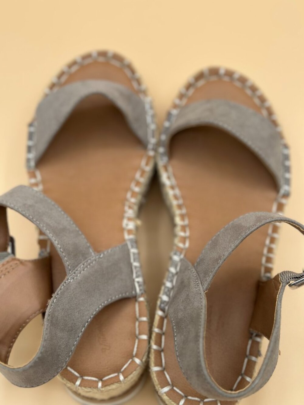 Universal Thread Gray Suede Espadrille Platform Sandals Women’s Size 6 - Picture 5 of 7